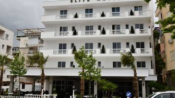 Mặt tiền nơi lưu trú