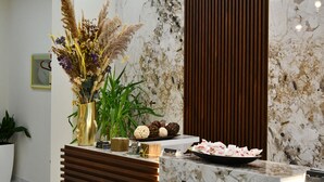Unclassified image, 2 of 65, button - Elite Hotel (Golem)