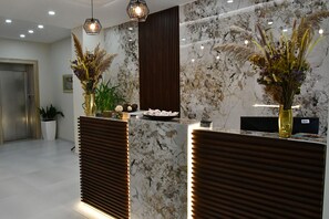 Reception - Elite Hotel (Golem)