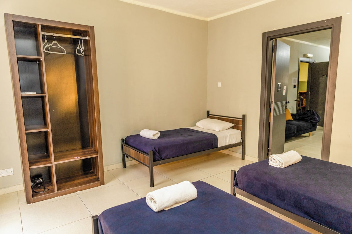 Economy Two-Bedroom Apartment (5 beds)