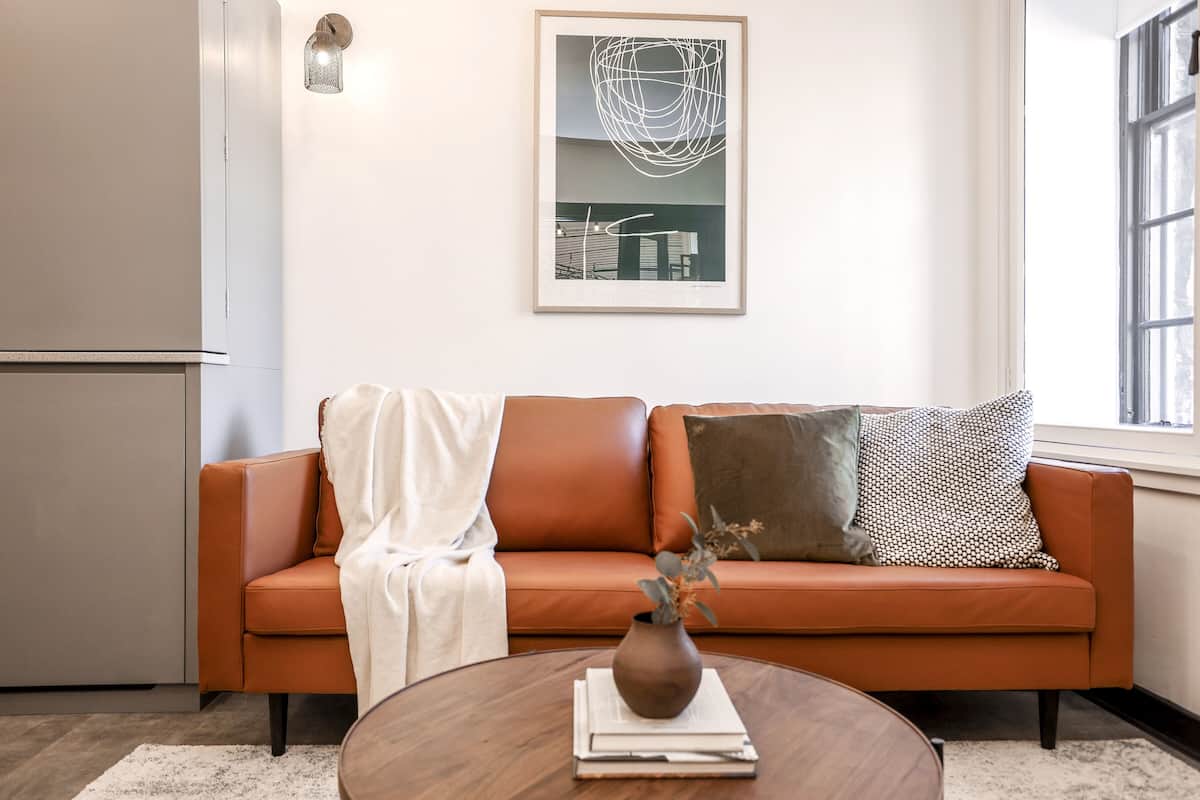 Apartment, Stadtblick | Wohnbereich | Fußbodenheizung
