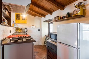 Refrigerador y parrilla de estufa 