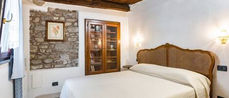 2 slaapkamers, een strijkplank/strijkijzer, wifi, beddengoed