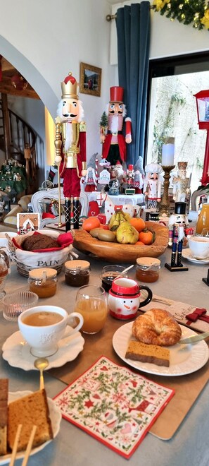 Petit déjeuner continental compris tous les jours