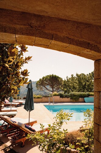 Loup Castel Boutique Hotel B&B