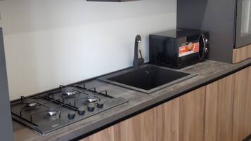 Mikrowelle, Ofen, Herdplatte, Geschirrspüler