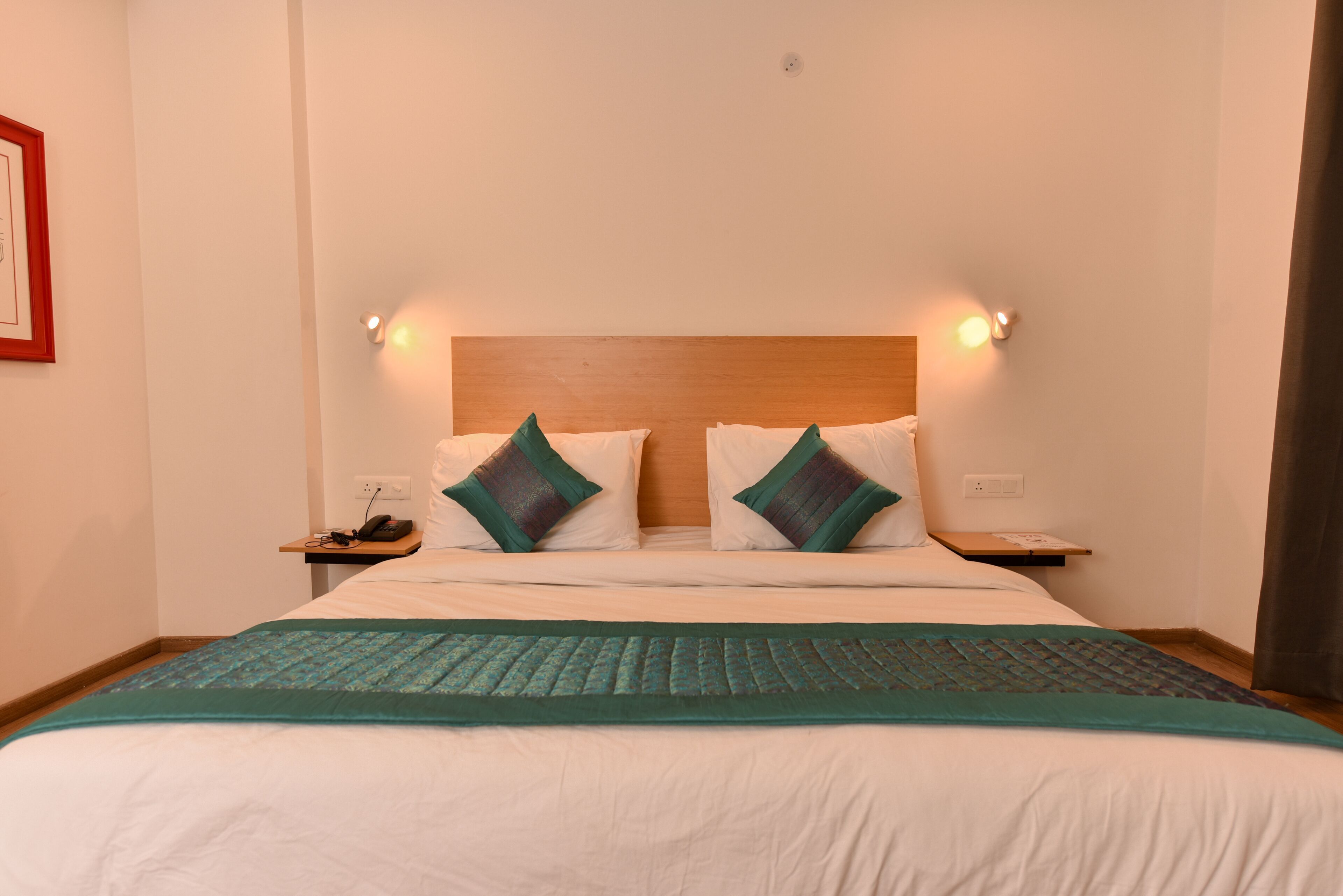 Egyptian cotton sheets, premium bedding, Select Comfort beds, free WiFi