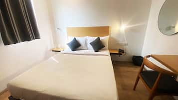 Standard Room | Egyptian cotton sheets, premium bedding, Select Comfort beds, free WiFi
