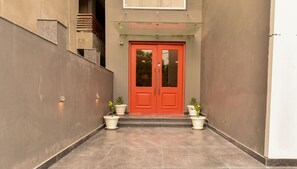 Exterior - Hotel Gray Saffron (New Delhi)