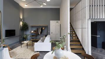 Classic Studio | Ruang tamu | TV