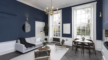Classic Apartment | Living area