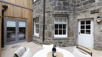 Classic Apartment | Terrace/patio