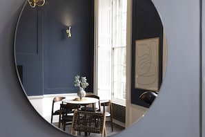 Classic Apartment | Living area | TV - 29 Queen Street Aparthotel (Edinburgh)