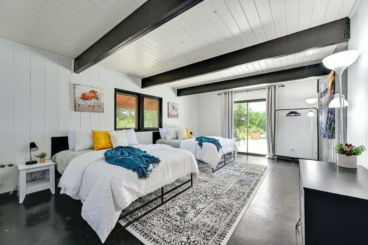 4 Schlafzimmer, Schreibtisch, Bügeleisen/Bügelbrett, Reisekinderbett