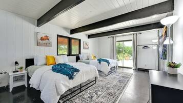 4 Schlafzimmer, Schreibtisch, Bügeleisen/Bügelbrett, Reisekinderbett