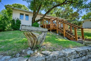 Exterior - `Wake Point- Walk to Lake, Shuffleboard, Pet Friendly! (Lakeway)