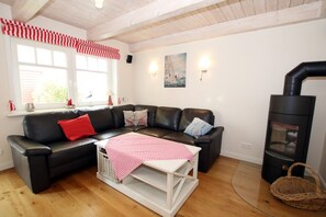 Fernseher, Kamin, DVD-Player, Stereoanlage