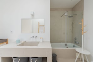 Duschwanne, Bidet