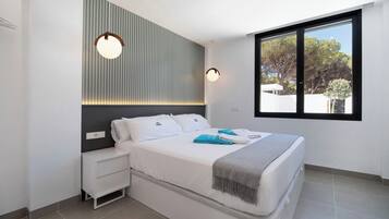 4 slaapkamers, een strijkplank/strijkijzer, gratis wifi, beddengoed