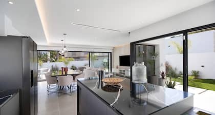 Andrea Sea Villa mit privatem Pool, Fitnessraum und WLAN