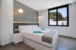 4 habitaciones, tabla de planchar con plancha y wifi gratis