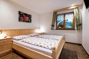 1 bedroom, free WiFi, bed sheets - Apartment 'Schwarzenstein' with Shared Whirlpool & Garden (Valle Aurina)