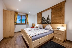 3 bedrooms, free WiFi, bed sheets