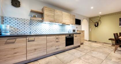 Ferienwohnung "Dreiherrenspitze" mit gemeinschaftlich genutztem Whirlpool & Garten