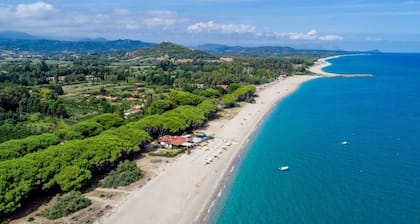 Haustierfreundliches Ferienhaus Vista Mare mit Meerblick, Garten und WLAN