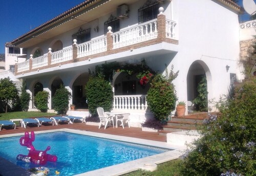 Villa 'Andalusian Style' with Mountain View, Wi-Fi and Air Conditioning
