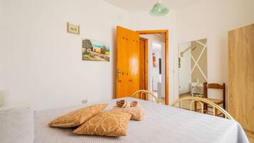 2 chambres, fer et planche Ă repasser, Wi-Fi, draps fournis