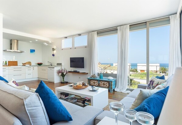 Televisio, DVD-soitin, stereot