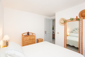 2 slaapkamers, een strijkplank/strijkijzer, wifi, beddengoed