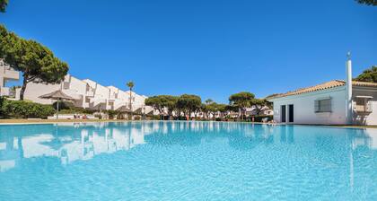 Ferienwohnung 'Maria Del Mar Sea' mit Gemeinschaftspool, Wi-Fi und Klimaanlage