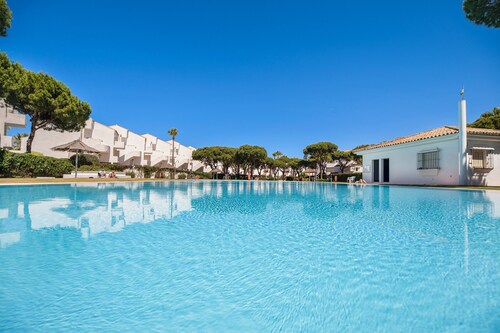 Apartment 'Maria Del Mar Sea' with Shared Pool, Wi-Fi and Air Conditioning