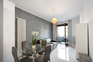 TV - Apartment Casa Grigio Perla with Balcony (Vallecrosia)