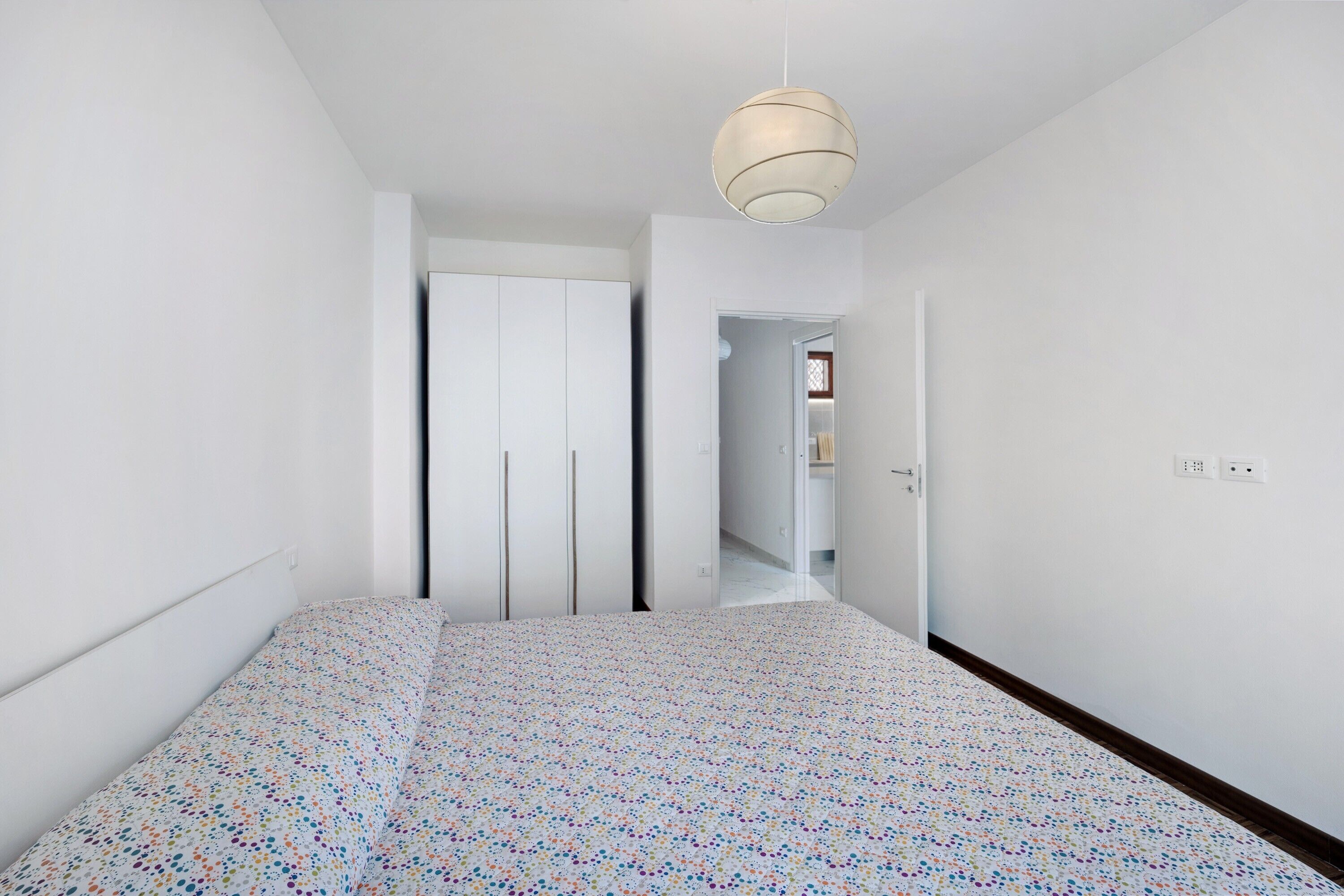 1 多间卧室、熨斗/熨衣板、WiFi、床单