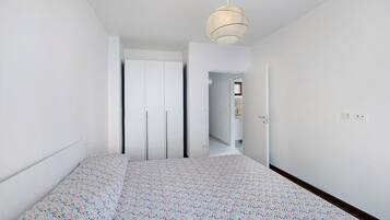 1 多间卧室、熨斗/熨衣板、WiFi、床单