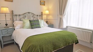 Economy Double Room | Individually decorated, individually furnished, iron/ironing board - Fleurie Guest House (Torquay)