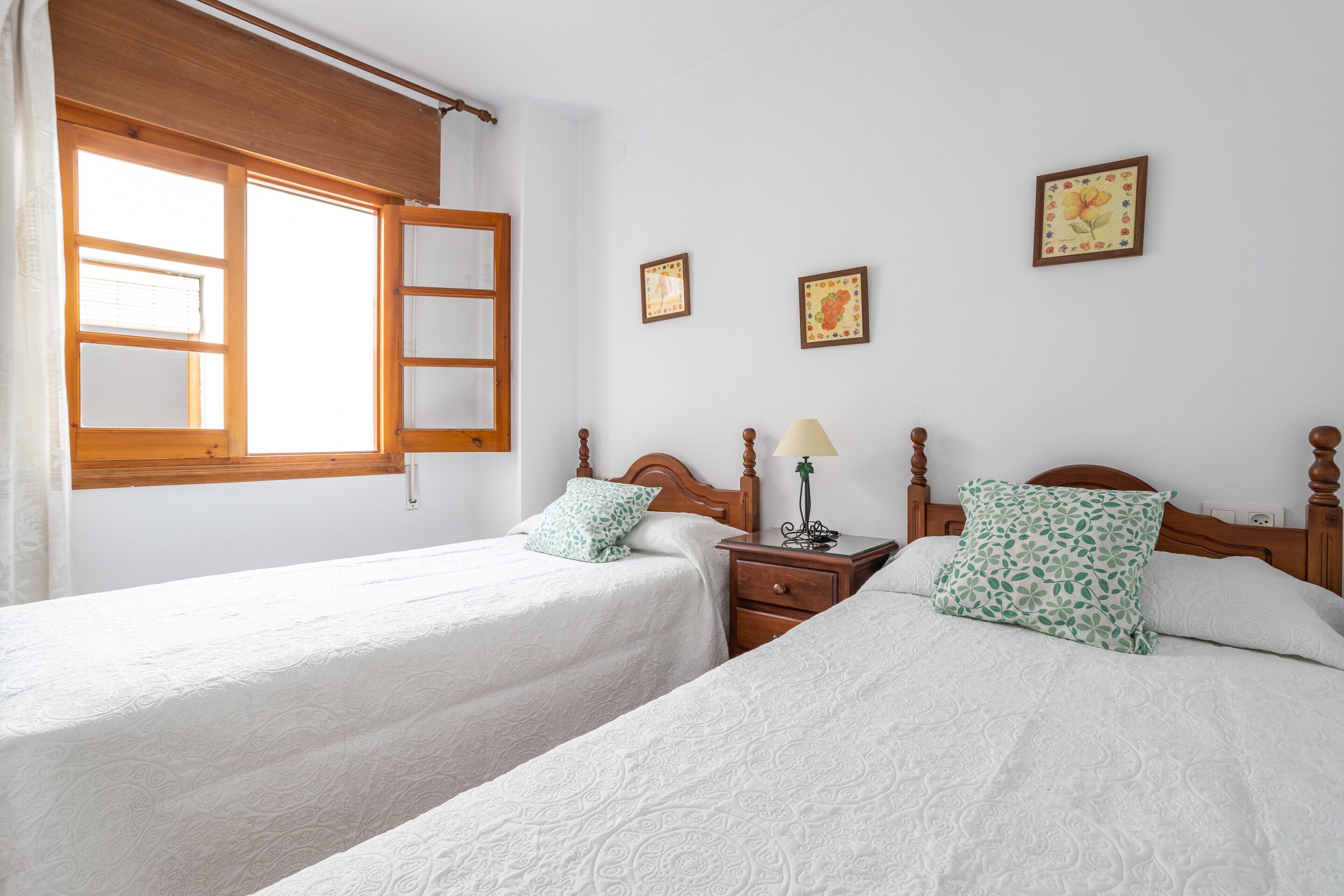 2 habitaciones, tabla de planchar con plancha y wifi gratis 