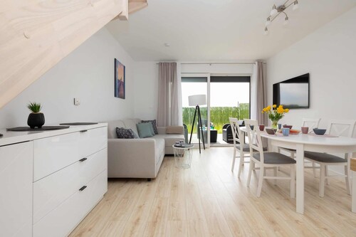 Spacious Apartment | 3 Bedrooms, Terrace, 300 m to the Beach