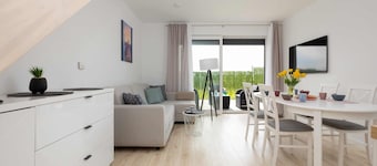 Spacious Apartment | 3 Bedrooms, Terrace, 300 m to the Beach
