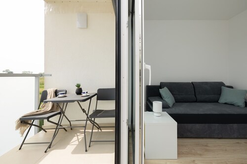 Spacious Apartment | 3 Bedrooms, Terrace, 300 m to the Beach