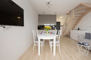 Interior - Spacious Apartment | 3 Bedrooms, Terrace, 300 m to the Beach (Rewal)