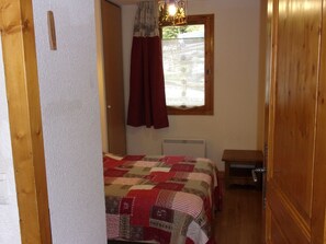 1 camera, Wi-Fi