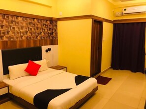 Free WiFi, bed sheets - Hotel Keerthana Inn (Puttur)