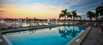 Suuri, kauniisti kalustettu huoneisto uskomattoman nÀkymÀt.