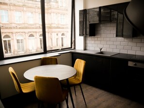 Apartment | Iron/ironing board, free WiFi, bed sheets - New Oxford House Apartments (Liverpool)