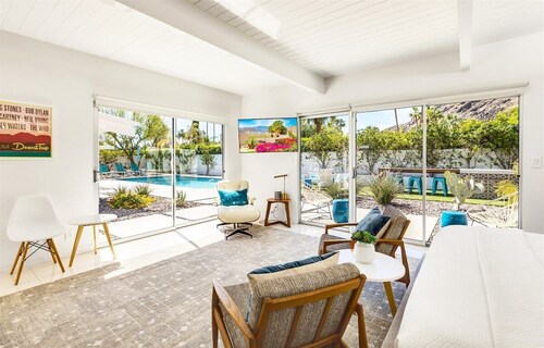 REGAL Palm Springs - Palm Springs Paradise: Your Private Poolside Retreat Awaits
