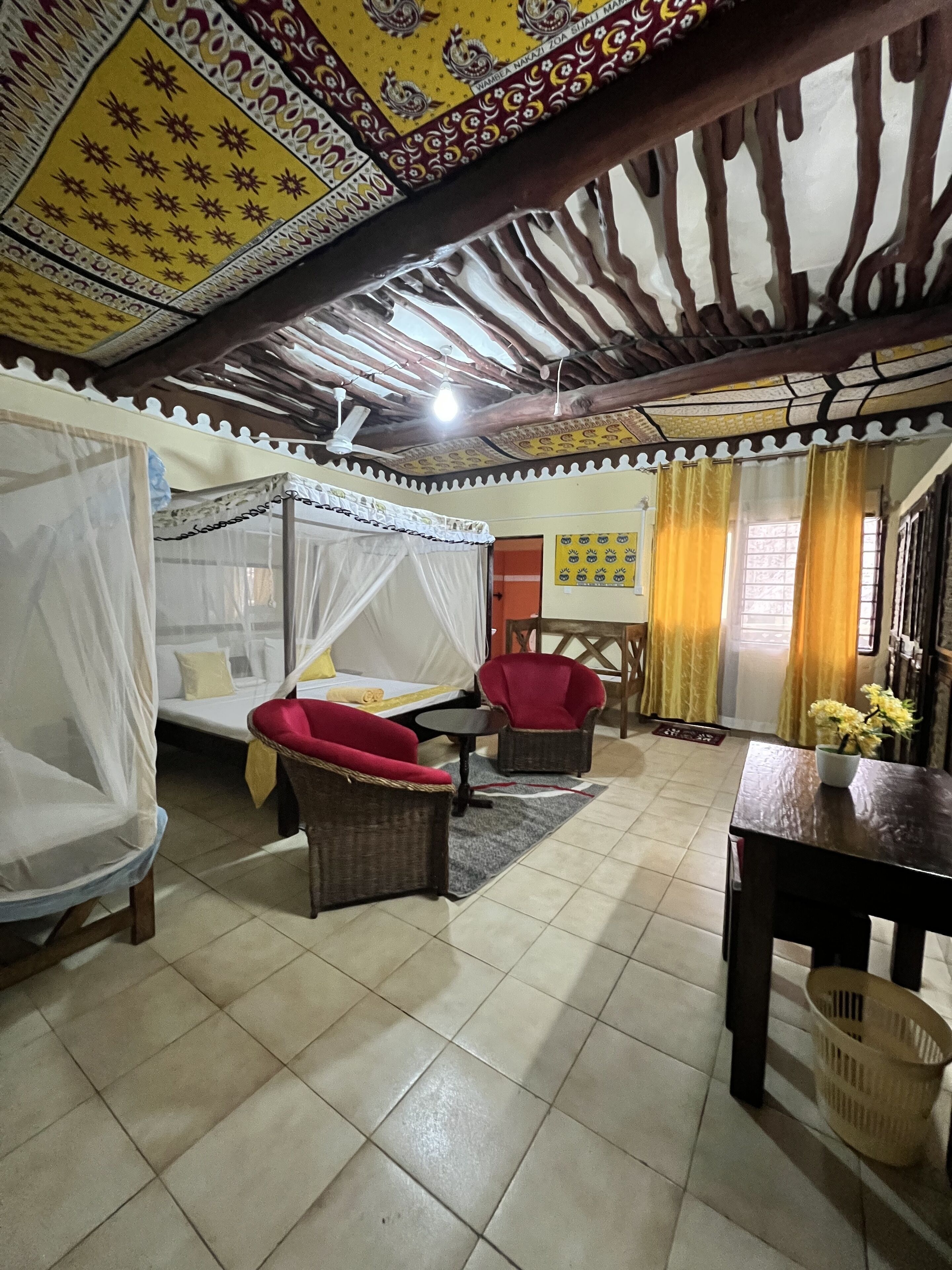 10 bedrooms, free WiFi, bed sheets